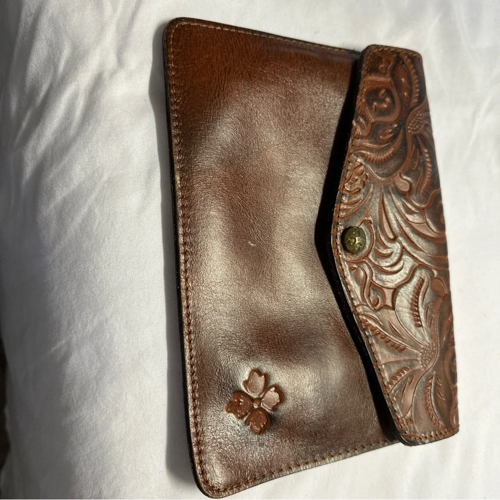 Patricia Nash clutch purse - Picture 7 of 8